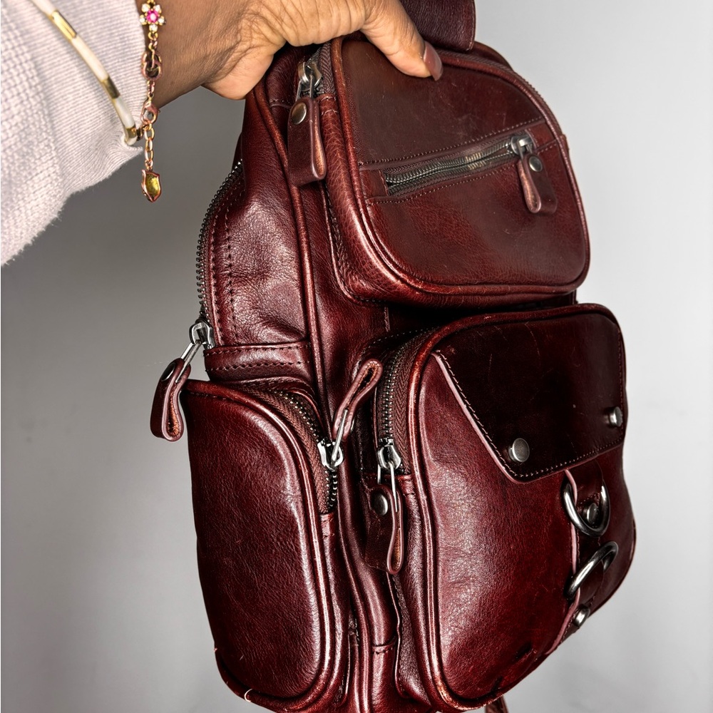 CENUNCO Leather Sling Bag Dark Brown - Picture 2 of 8